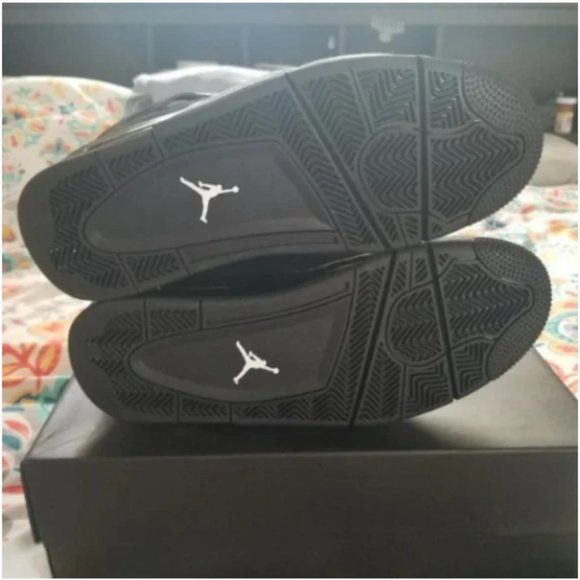 Preloved Jordan 4 Retro Black Cat